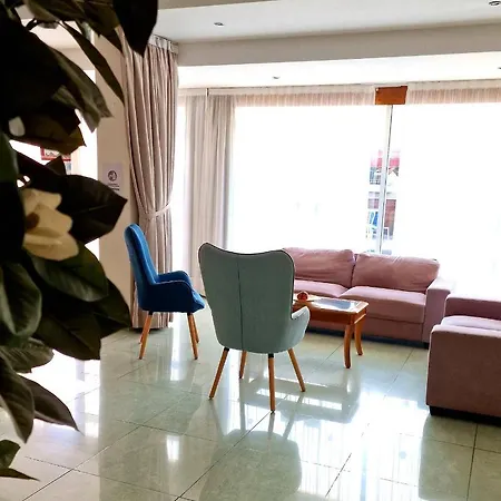 إم مونياتيس 3* ليماسول