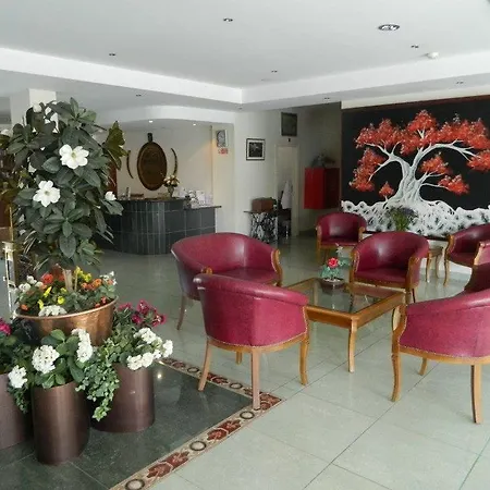 فندق إم مونياتيس 3*
